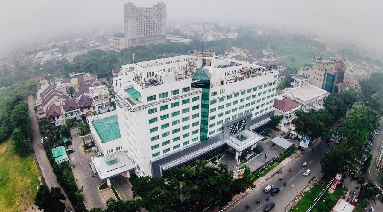 Emerald Garden International Hotel Medan Eksteriør billede
