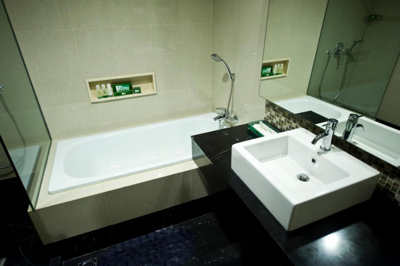 Emerald Garden International Hotel Medan Eksteriør billede