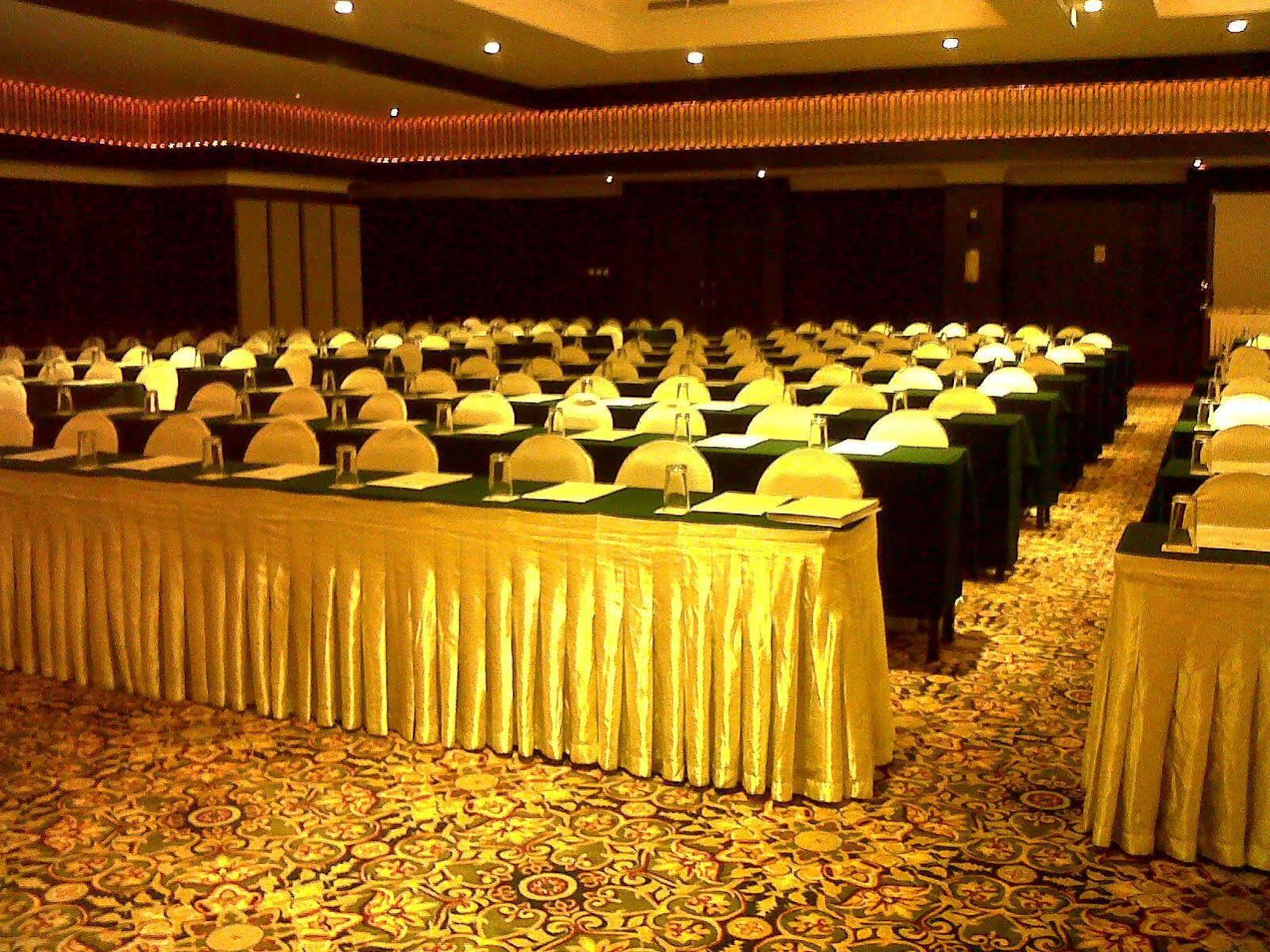 Emerald Garden International Hotel Medan Eksteriør billede